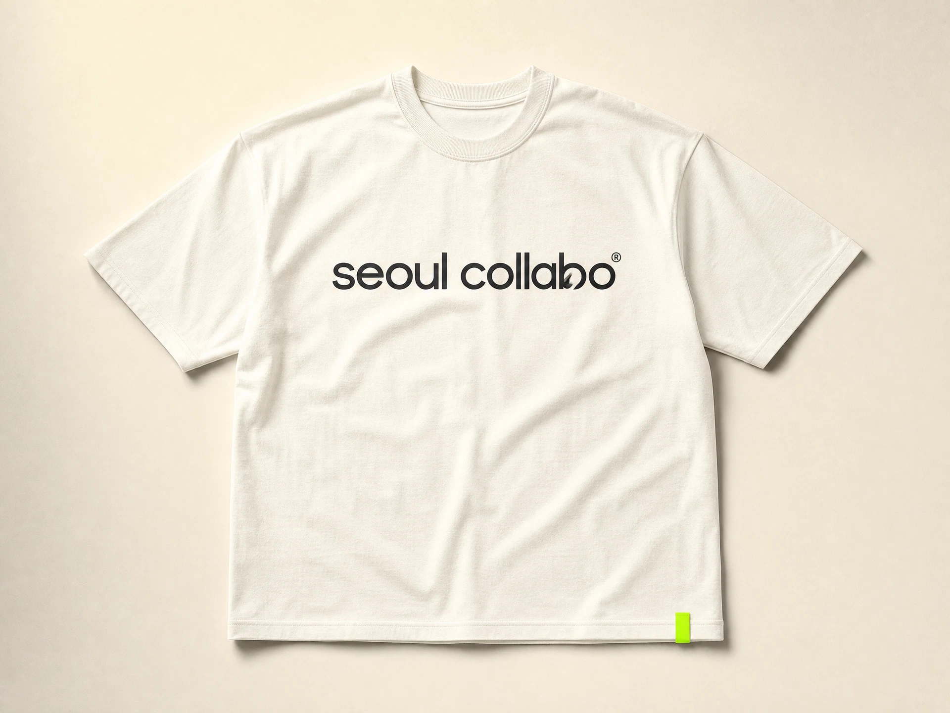 SEOUL COLLABO 티셔츠와 모자 적용 목업